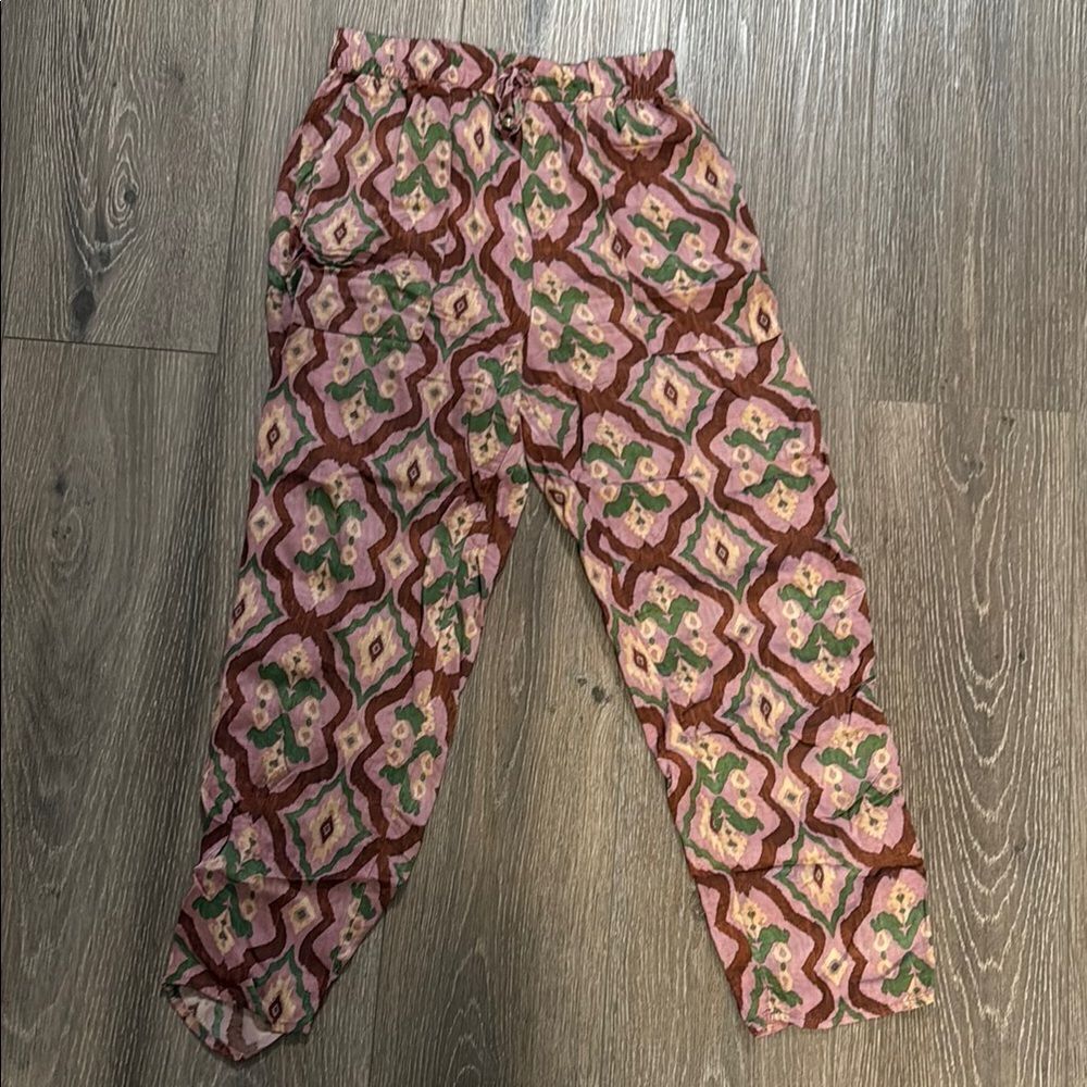 Floral Patterned Pants in Pink and Green
